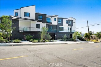 Building Photo - 4036 Rosemont Ave