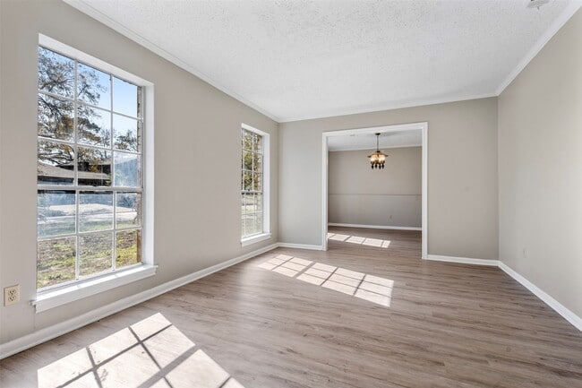 Foto del edificio - 4106 Cypress Hill Dr