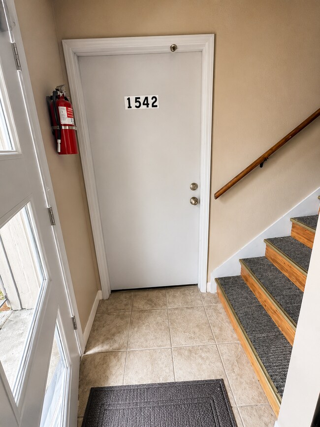 Foto del edificio - 1548-1548 3rd St NW