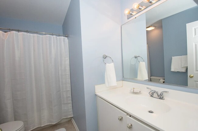 Foto del edificio - 327 Thyme Ln