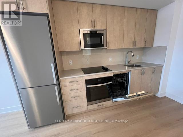 Building Photo - 2545 Simcoe St N