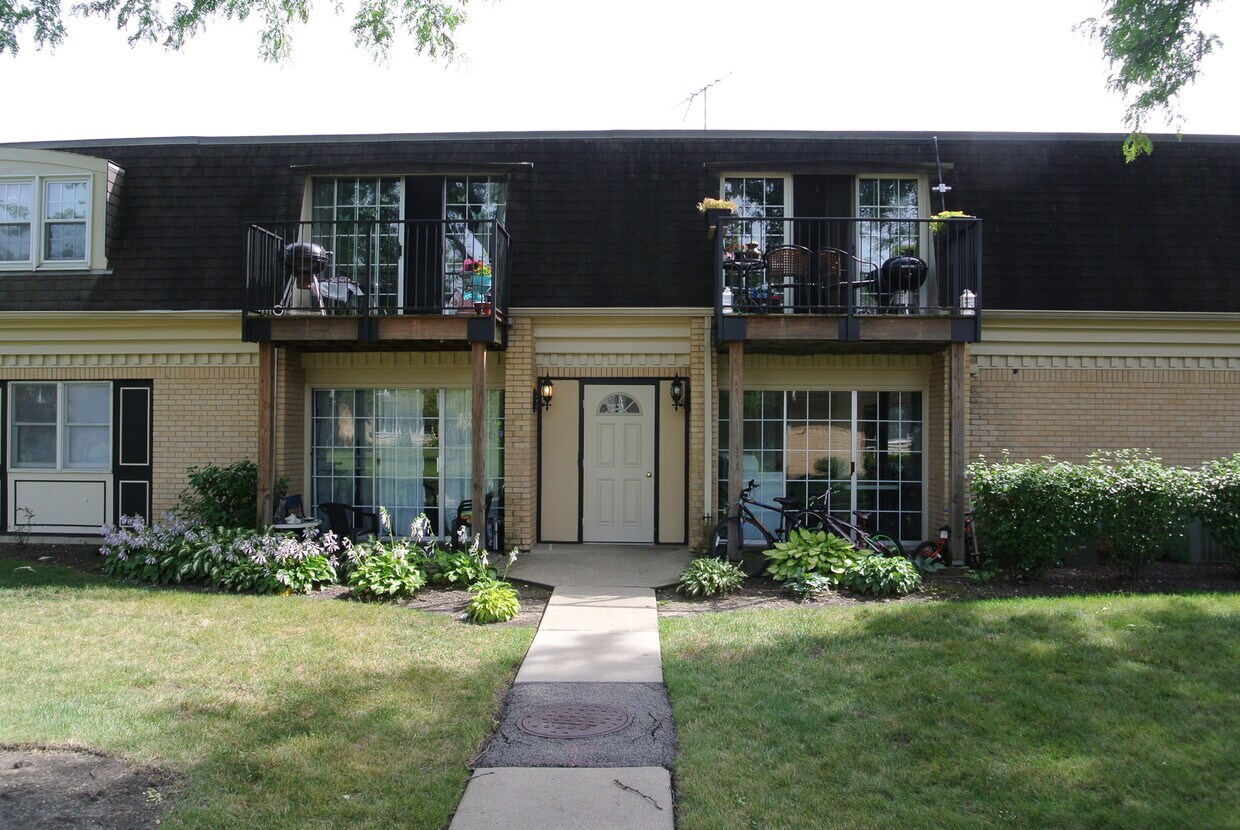 Primary Photo - 1145 Pleasant Run Dr