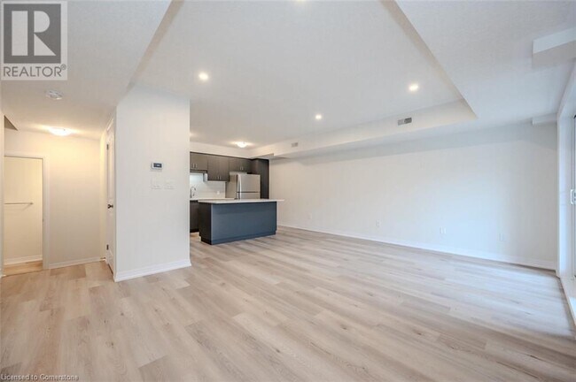 Building Photo - 10 REVERIE Wy