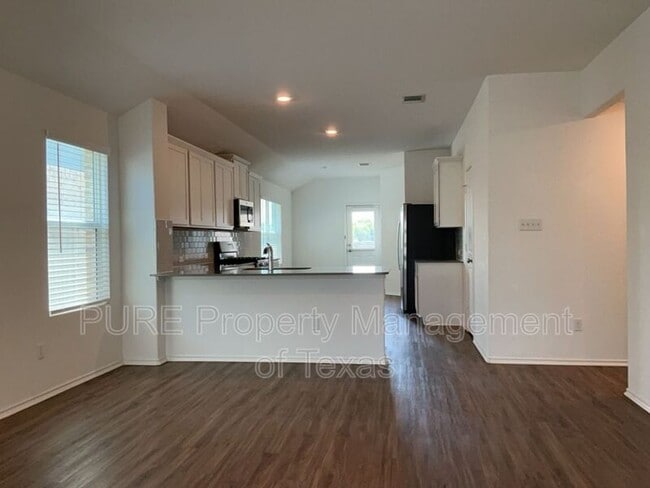 Building Photo - 234 Milliner Lp