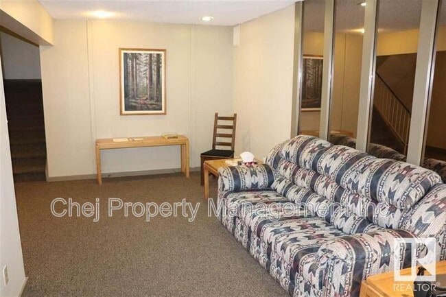 Building Photo - 8149-8111 111 St NW