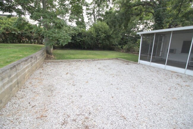 Building Photo - 183 W Patterson Ave