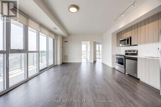 Building Photo - 3237 Bayview Ave