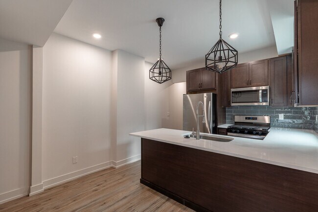 Building Photo - 468-470 E. 2nd Ave