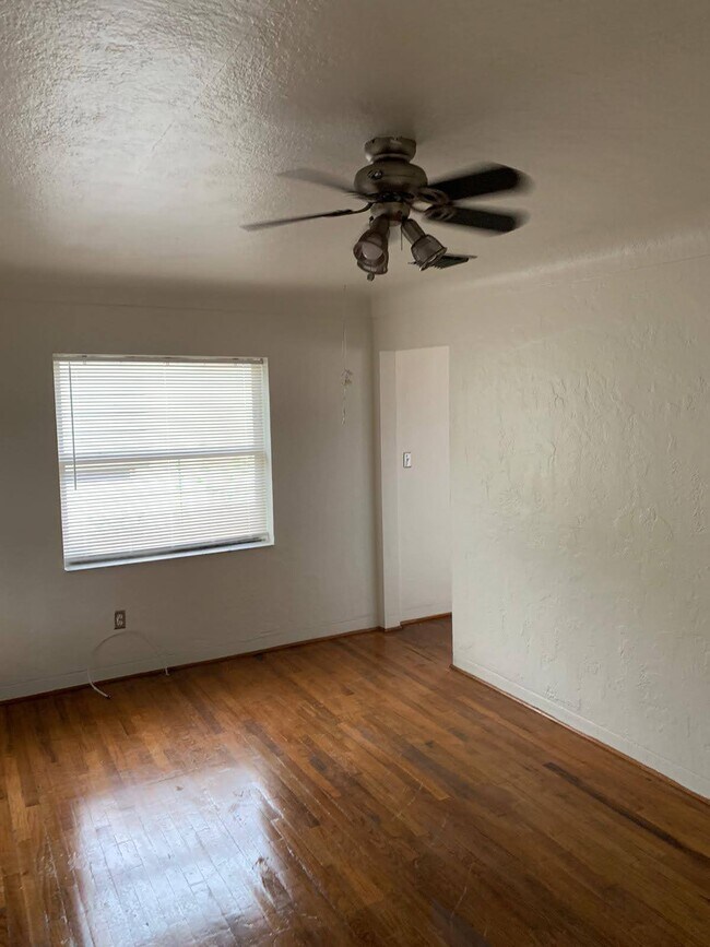 Living Room - 2634 39th Ave N