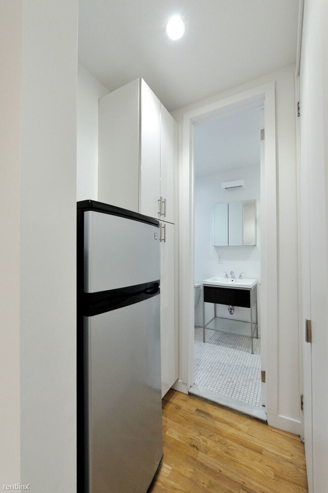 Foto del edificio - 76 Washington Pl