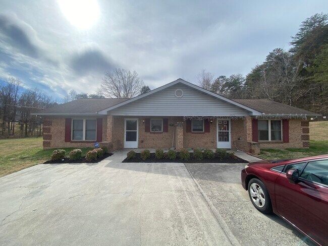 Foto del edificio - 7909 Swaggerty Rd