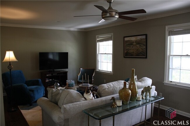 Building Photo - 204 Saxon Woods Dr