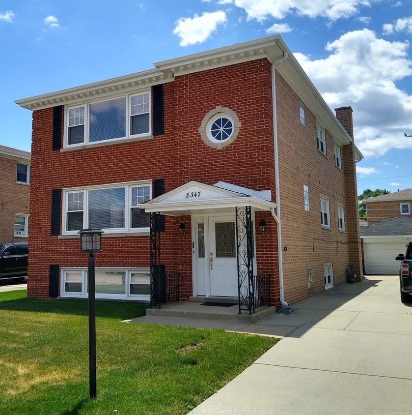 Primary Photo - 8347 W Summerdale Ave
