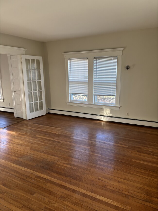 Dining room - 182 Claremont Ave