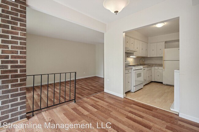 Building Photo - 2 br, 1.5 bath House - 2113 Walsh View Ter...