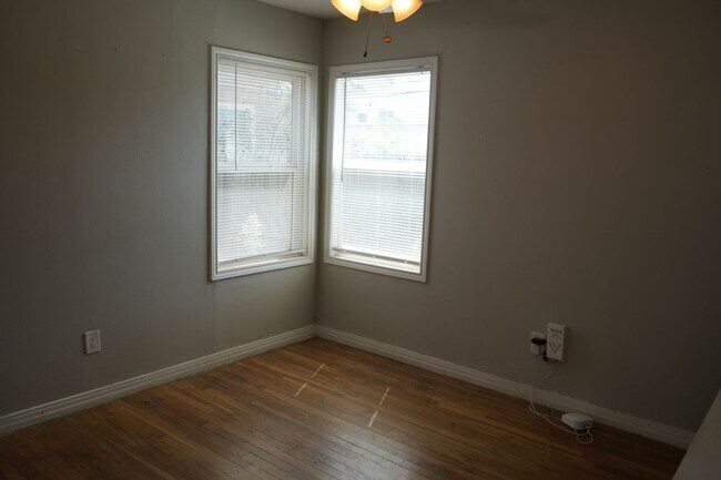 Foto del edificio - 3813 33rd - 3 Bedroom!