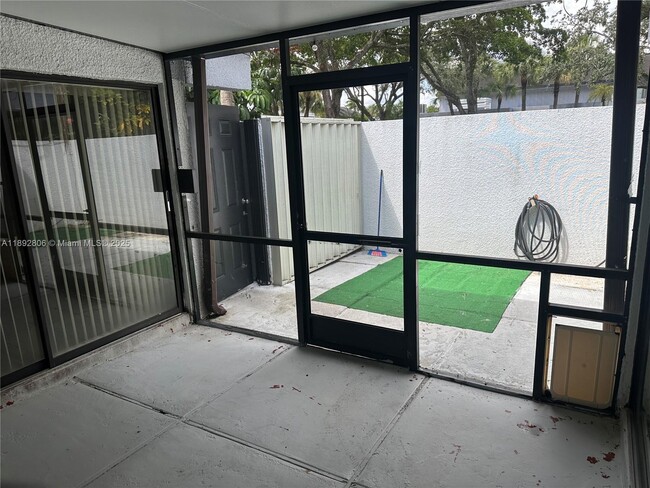 Foto del edificio - 6408 Windmill Gate Rd