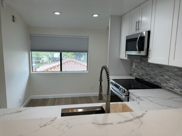 Foto del edificio - 944 Lupine Hills Dr