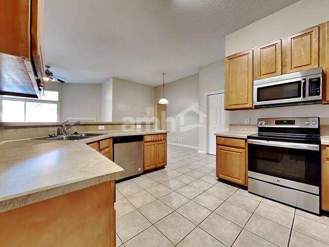 Foto del edificio - 392 Brierstone Ct
