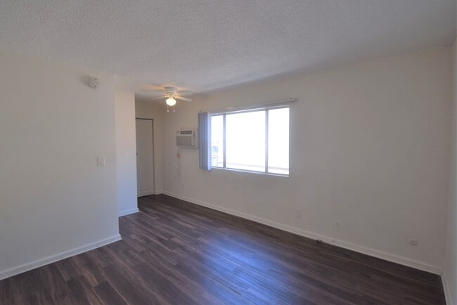 Building Photo - 5321 Agnes Ave