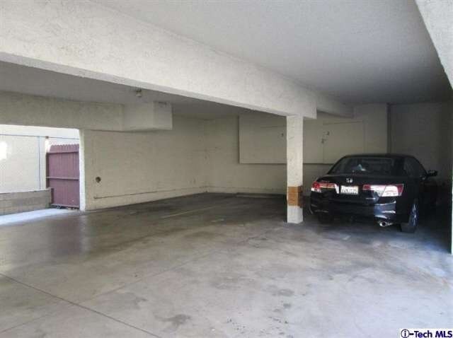 Foto del edificio - 582 W Stocker St