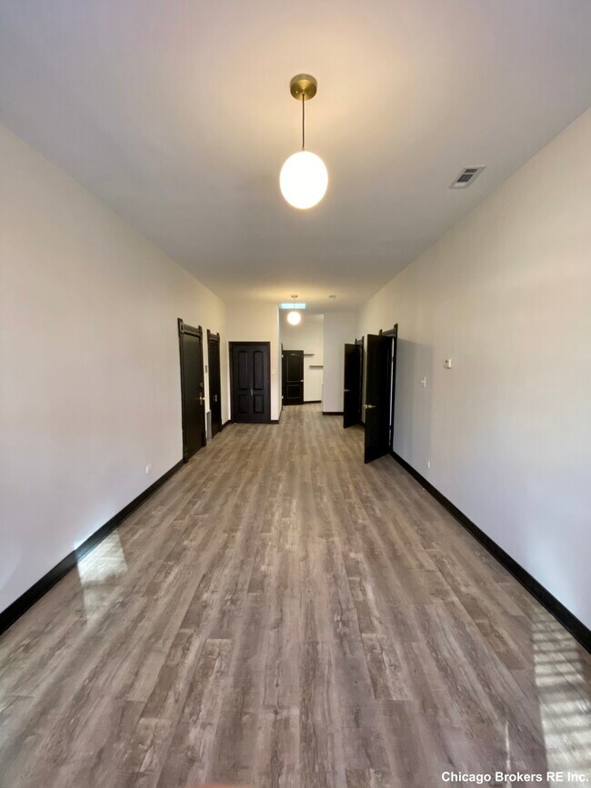 Foto del edificio - 411 W Belden Ave