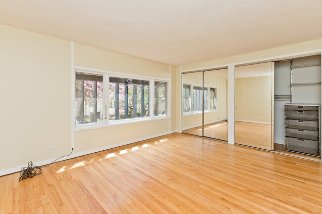 Foto del edificio - 588 W Hawthorne Pl