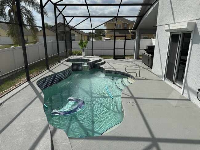 Building Photo - 7900 Canary Palm Ct