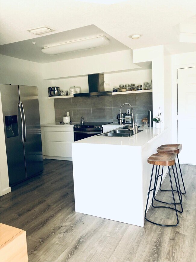Foto del edificio - 2044 Alta Meadows Ln