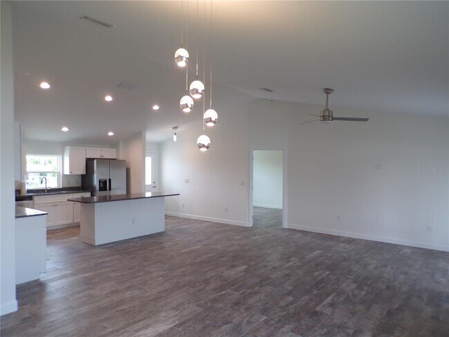 Foto del edificio - 3308 Port Charlotte Blvd