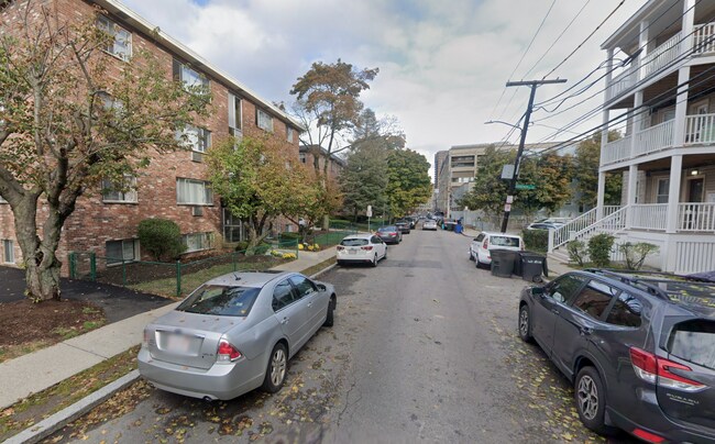 Building Photo - 91 Gardner St