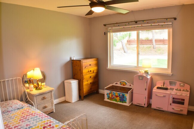 Building Photo - 3018 N Oceanview St