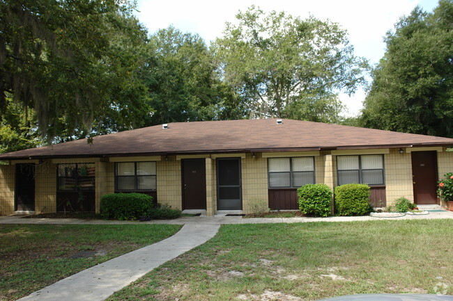 Foto del edificio - Pinewood Apartments II