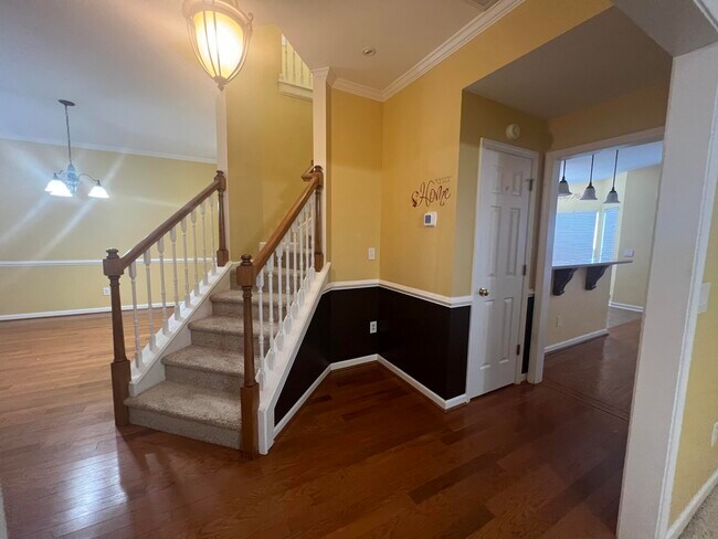 Building Photo - 565 Batty Way