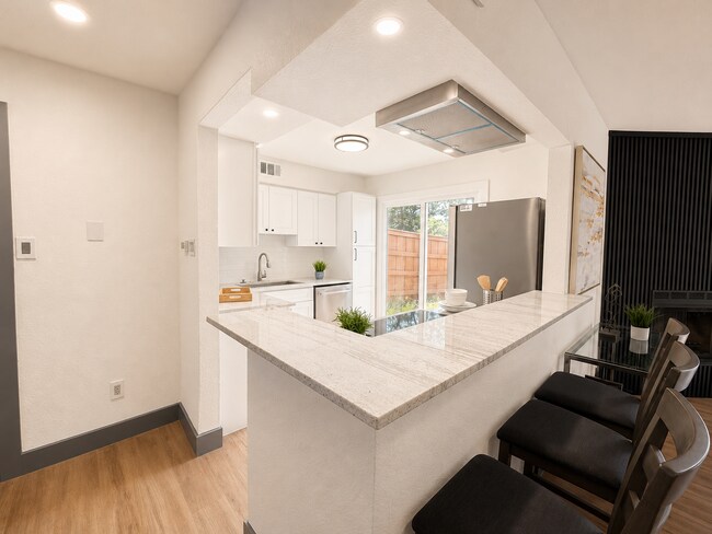 Foto del edificio - 4247 Madera Rd