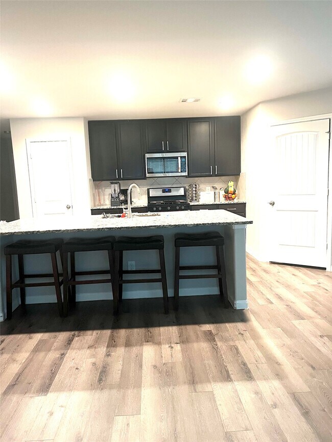 Foto del edificio - 3302 Alberelli Dr