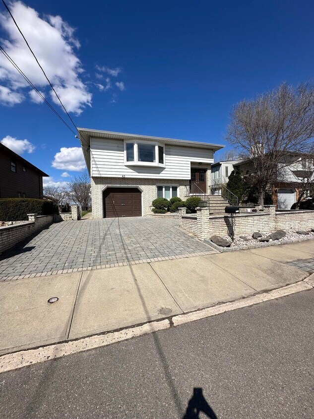 Primary Photo - 43 Millridge Rd