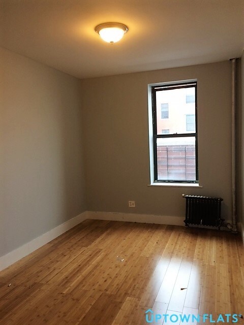 Building Photo - 3024 Kingsbridge Ave