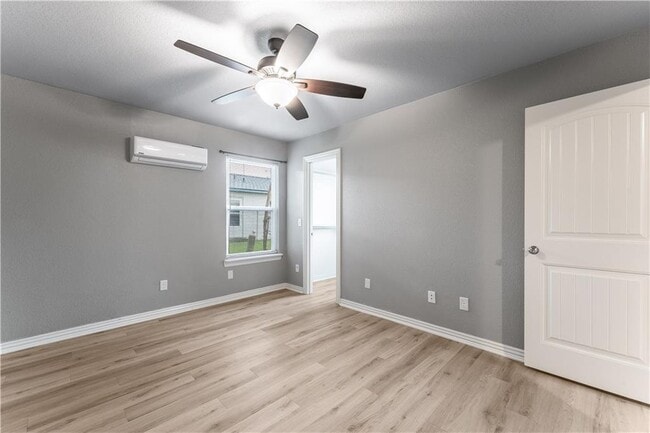 Building Photo - 109 2nd Ave SW