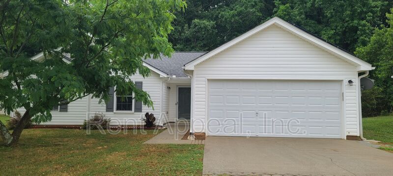 Primary Photo - 420 Shenandoah Ct