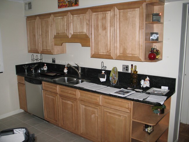 Foto del edificio - 4225 N Henderson Rd