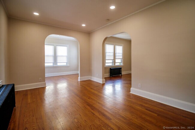 Foto del edificio - 1175 New Britain Ave