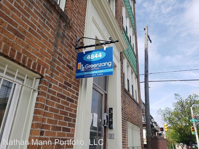 Building Photo - 4826 Walnut St