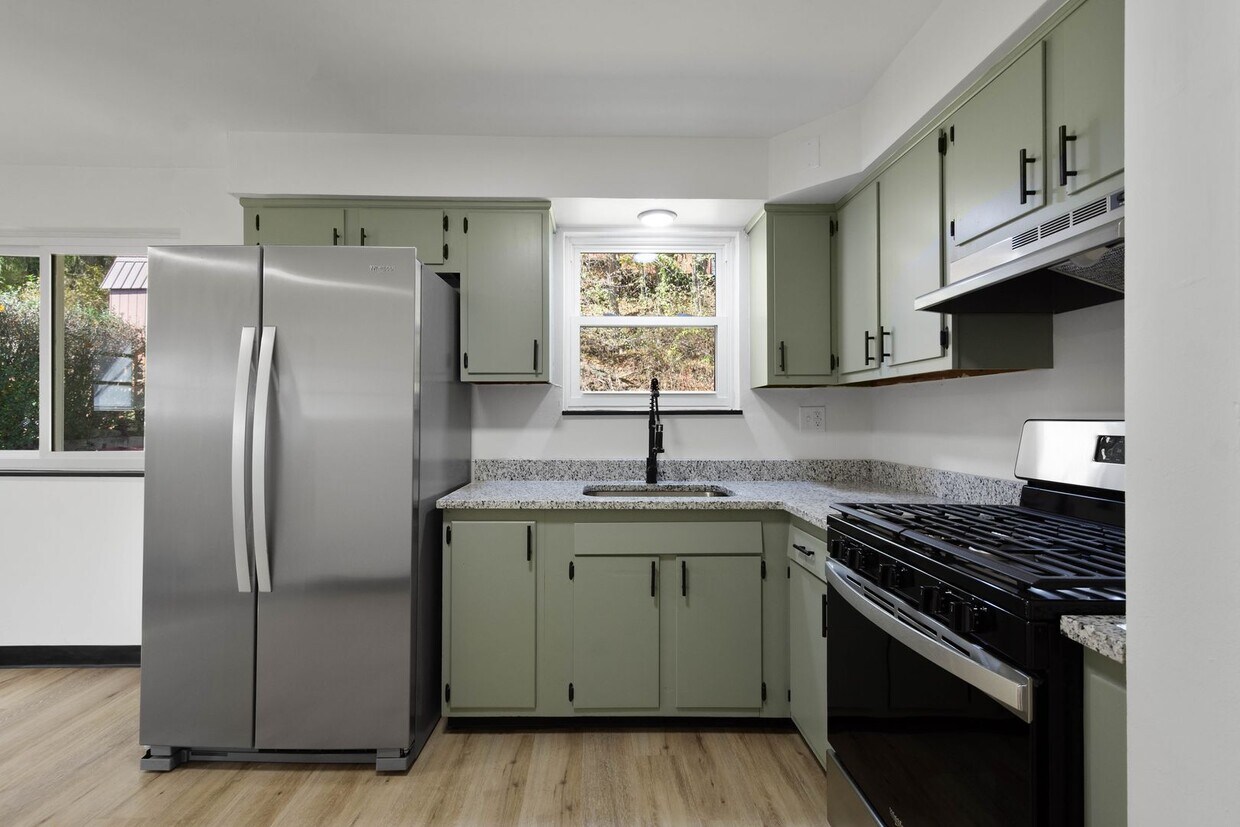 Foto principal - MOVE IN SPECIAL! SCORE HALF OFF 1ST MONTH'...