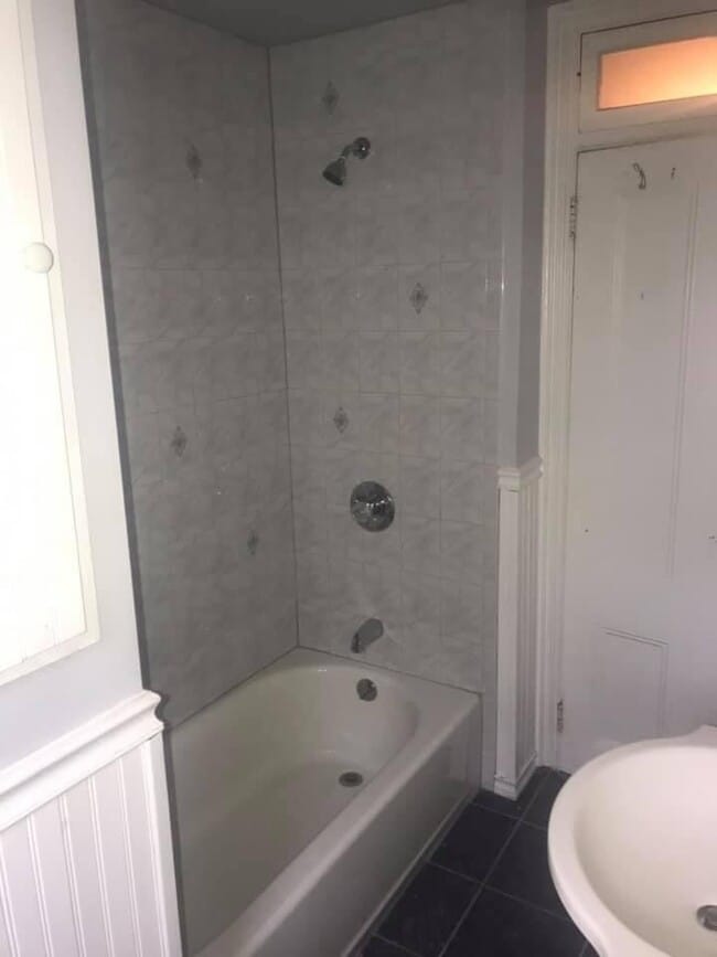 Bathroom - 521 NY-32