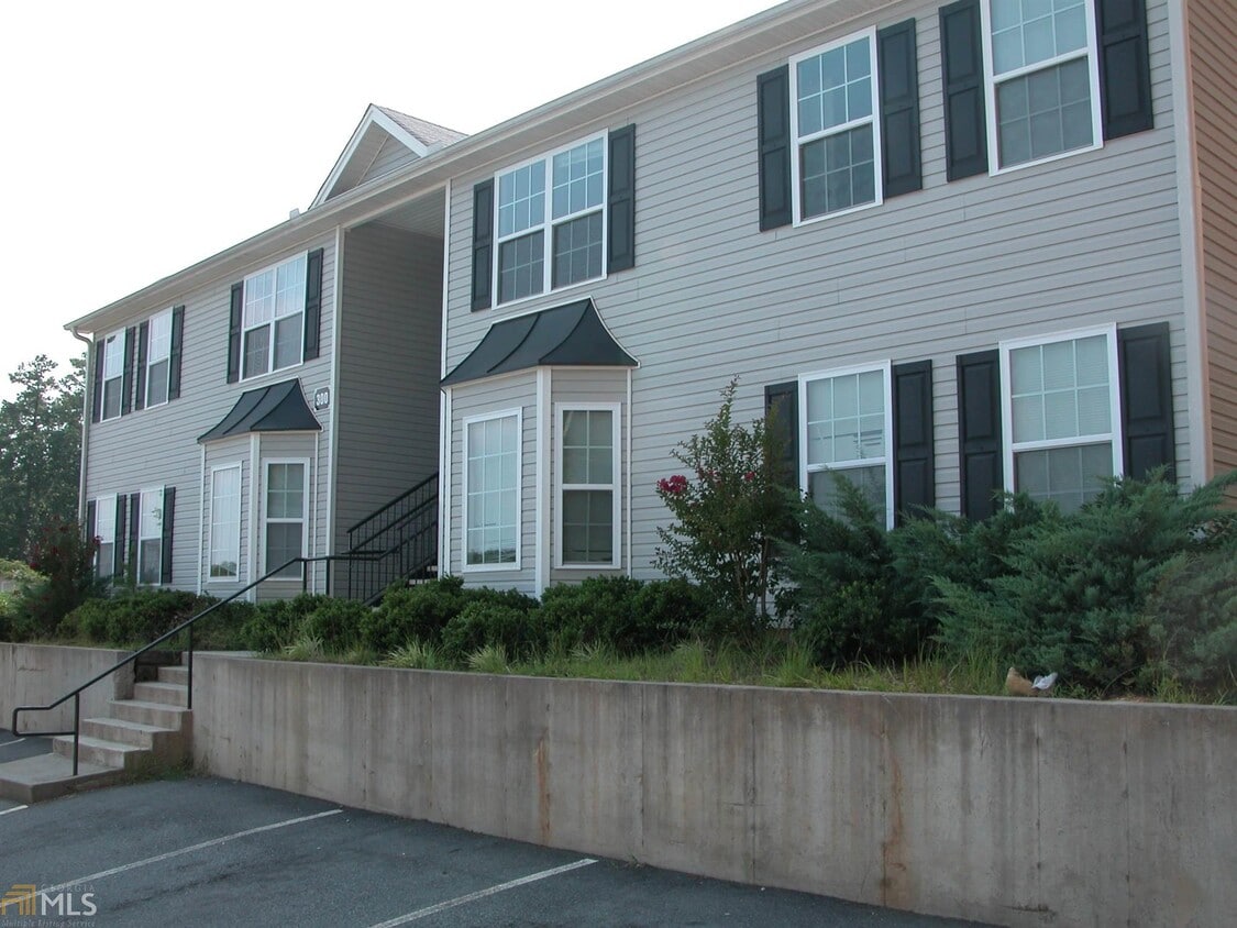 Primary Photo - 300 Stonehaven Cir