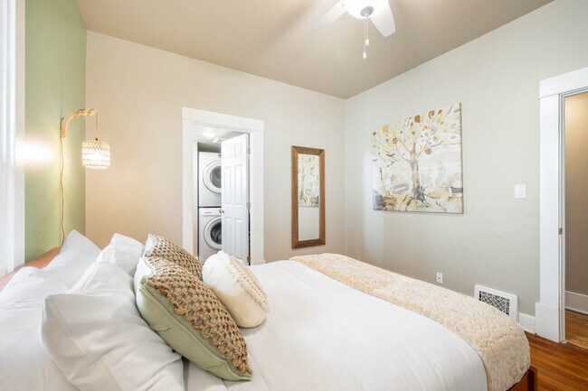 Foto del edificio - 720 NE 47th St