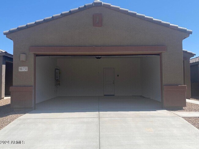 Building Photo - 10731 W Dickerson Dr