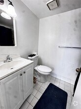 Building Photo - 6952 SW 39th St