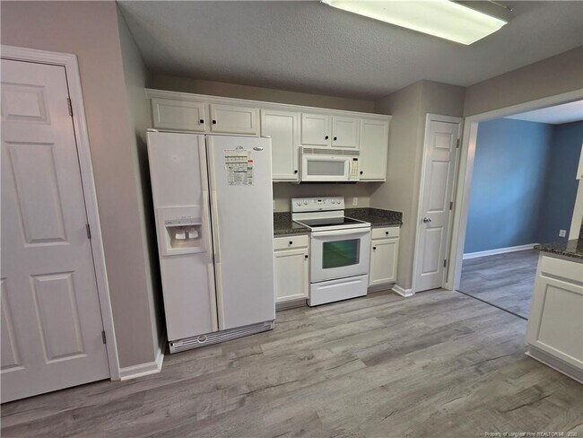 Foto del edificio - 220 Loxley Ln